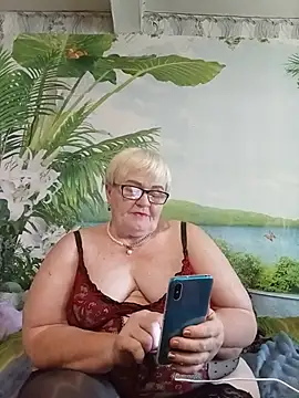 Snapshot of VioletSweet5566 chatting on 06/30/26, 01:11 VioletSweet5566 online show from 06/30/26, 01:11