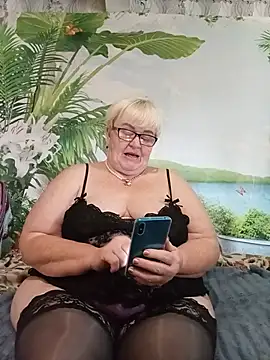 Snapshot of VioletSweet5566 chatting on 07/20/26, 06:32 VioletSweet5566 online show from 07/20/26, 06:32