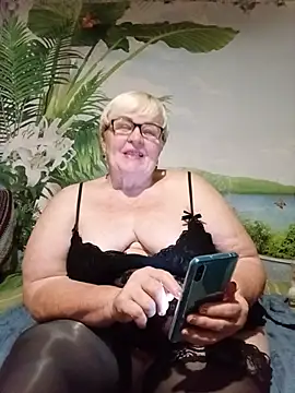 Snapshot of VioletSweet5566 chatting on 07/15/26, 07:10 VioletSweet5566 online show from 07/15/26, 07:10