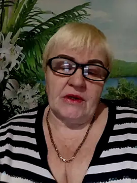 VioletSweet5566 online show from 12/16/25, 08:40