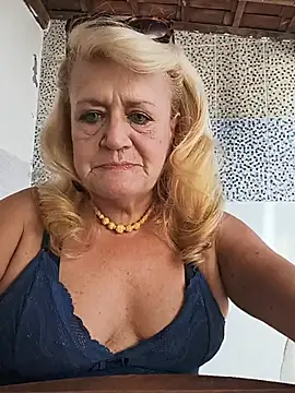 Snapshot of Belladama61 chatting on 06/22/26, 04:59 Belladama61 online show from 06/22/26, 04:59