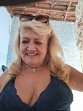Snapshot of Belladama61 chatting on 07/19/26, 10:23 Belladama61 online show from 07/19/26, 10:23