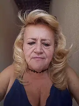 Snapshot of Belladama61 chatting on 09/19/25, 11:58 Belladama61 online show from 09/19/25, 11:58