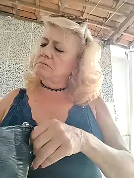 Snapshot of Belladama61 chatting on 01/11/26, 12:23 Belladama61 online show from 01/11/26, 12:23