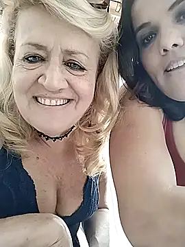 Snapshot of Belladama61 chatting on 10/15/25, 12:24 Belladama61 online show from 10/15/25, 12:24