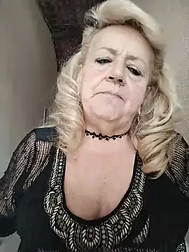 Snapshot of Belladama61 chatting on 09/27/25, 12:22 Belladama61 online show from 09/27/25, 12:22