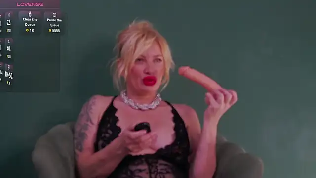 NatashaIvacenko online show from 11/15/25, 04:05