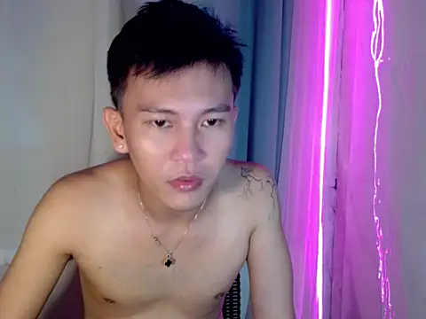 Snapshot of RalfAsian25 chatting on 05/15/26, 08:34 RalfAsian25 online show from 05/15/26, 08:34