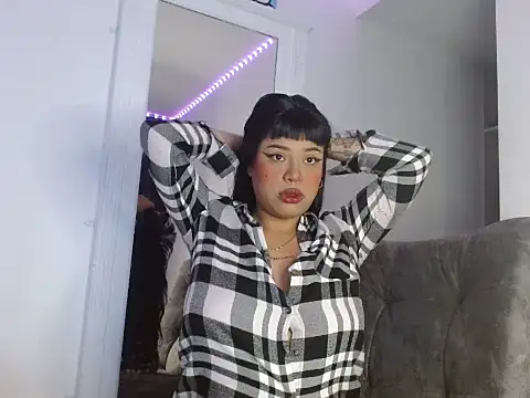 reina reina online show from 10/23/25, 10:30