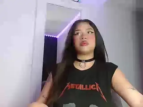 Snapshot of reina_reina chatting on 09/14/25, 10:10 reina reina online show from 09/14/25, 10:10