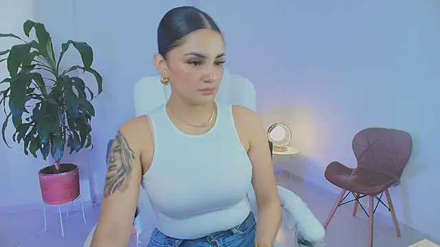Snapshot of Julieta92_ chatting on 05/08/26, 09:07 Julieta92 online show from 05/08/26, 09:07