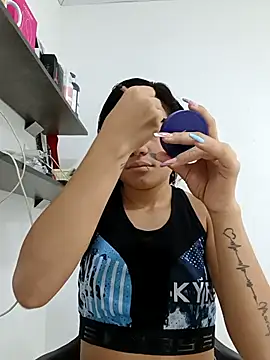 Little-Pussy-Sweet online show from 10/06/25, 01:12