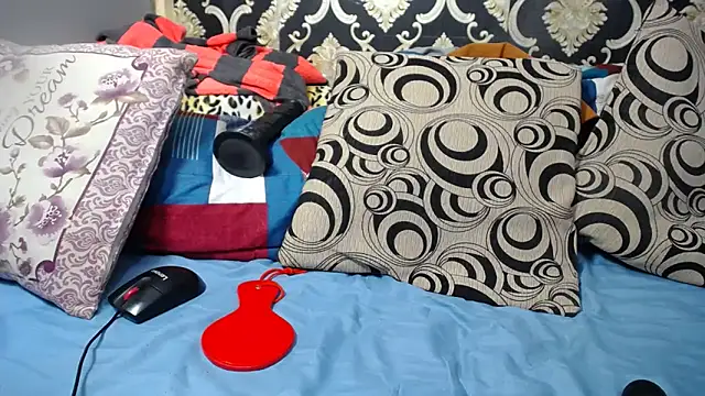 Ozimpho online show from 10/24/25, 03:11