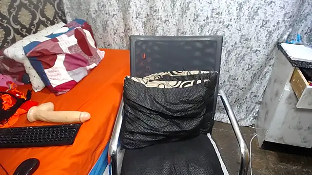 Ozimpho online show from 12/17/25, 06:13