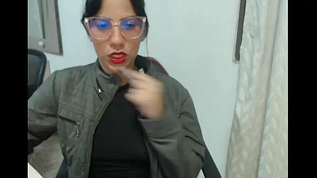 SamantaSweett  online show from 04/15/26, 05:02