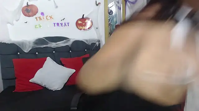 SamantaSweett  online show from 10/25/25, 12:50