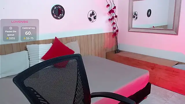 Snapshot of SamantaSweett_ chatting on 02/14/26, 01:33 SamantaSweett online show from 02/14/26, 01:33