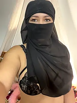 Snapshot of Amyraa_ chatting on 11/04/25, 01:37 Amyraa online show from 11/04/25, 01:37