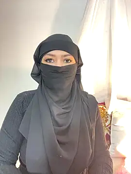 Snapshot of Amyraa_ chatting on 10/18/25, 02:41 Amyraa online show from 10/18/25, 02:41