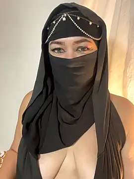 Snapshot of Amyraa_ chatting on 11/08/25, 01:42 Amyraa online show from 11/08/25, 01:42