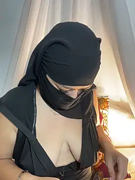 Snapshot of Amyraa_ chatting on 10/14/25, 12:17 Amyraa online show from 10/14/25, 12:17