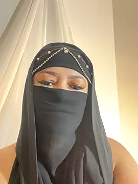 Snapshot of Amyraa_ chatting on 11/19/25, 01:11 Amyraa online show from 11/19/25, 01:11