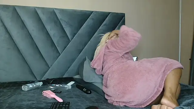 ThickTemptress18 online show from 05/12/26, 10:16