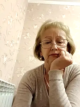 AlikaSwan5821 online show from 09/25/25, 12:00