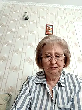 AlikaSwan5821 online show from 05/02/26, 11:26