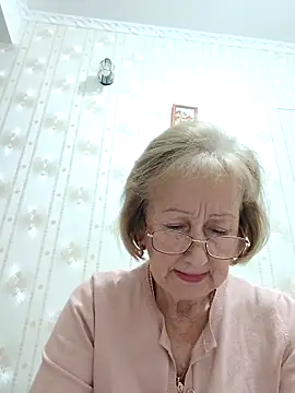 AlikaSwan5821 online show from 11/17/25, 08:13