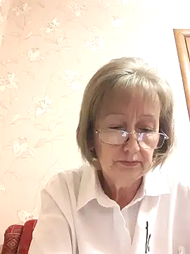 AlikaSwan5821 online show from 09/16/25, 12:50