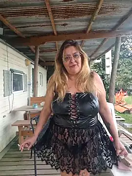 Snapshot of Misspapillon1840 chatting on 09/30/25, 11:05 Misspapillon1840 online show from 09/30/25, 11:05