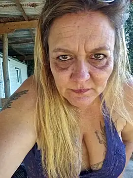 Snapshot of Misspapillon1840 chatting on 10/12/25, 02:18 Misspapillon1840 online show from 10/12/25, 02:18