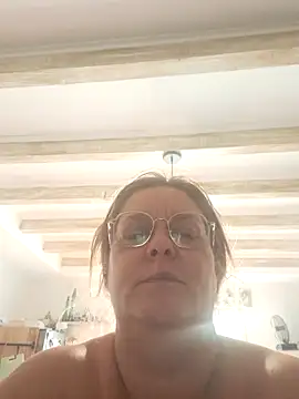 Snapshot of Misspapillon1840 chatting on 09/18/25, 09:12 Misspapillon1840 online show from 09/18/25, 09:12