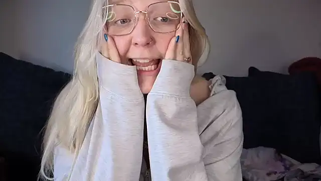 Daisyxoxo  online show from 11/02/25, 10:09