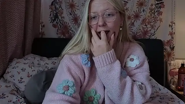 Daisyxoxo  online show from 03/03/26, 09:49
