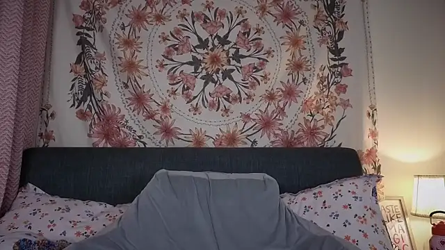 Snapshot of Daisyxoxo_ chatting on 10/10/25, 08:09 Daisyxoxo  online show from 10/10/25, 08:09