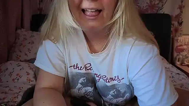 Daisyxoxo  online show from 03/05/26, 10:01