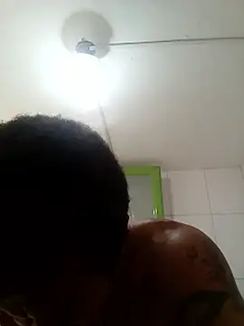 moreno25centimetro online show from 12/15/25, 02:45