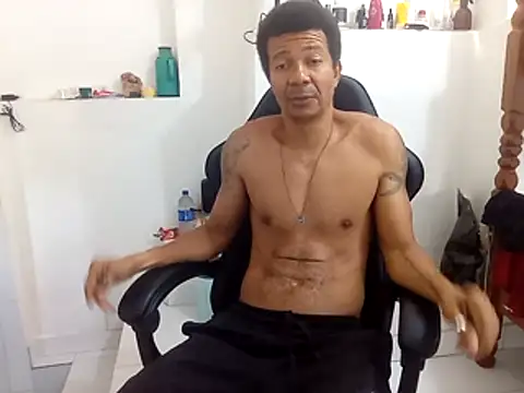 Snapshot of moreno25centimetro chatting on 10/15/25, 01:30 moreno25centimetro online show from 10/15/25, 01:30