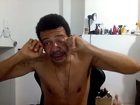 Snapshot of moreno25centimetro chatting on 10/07/25, 08:26 moreno25centimetro online show from 10/07/25, 08:26