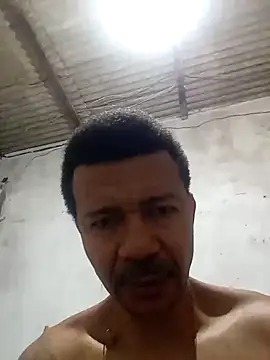 Snapshot of moreno25centimetro chatting on 06/06/26, 11:04 moreno25centimetro online show from 06/06/26, 11:04