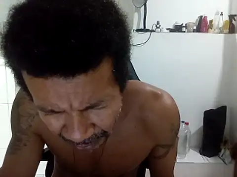 moreno25centimetro online show from 11/10/25, 02:49