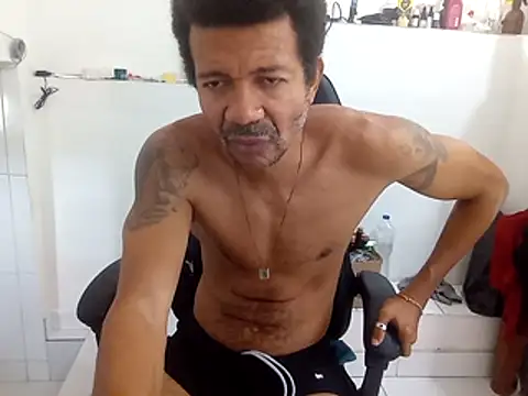 moreno25centimetro online show from 10/23/25, 03:21