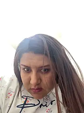 Snapshot of naomy26 chatting on 10/16/25, 08:39 naomy26 online show from 10/16/25, 08:39