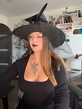 Snapshot of MikssMolly chatting on 10/29/25, 06:45 MikssMolly online show from 10/29/25, 06:45