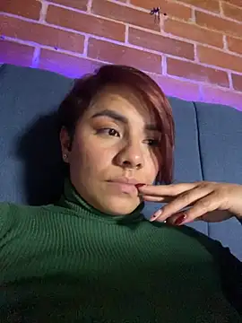 Snapshot of alejandra_prk26 chatting on 10/14/25, 05:19 alejandra prk26 online show from 10/14/25, 05:19