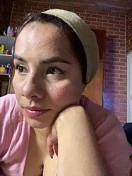 Snapshot of alejandra_prk26 chatting on 10/10/25, 02:45 alejandra prk26 online show from 10/10/25, 02:45