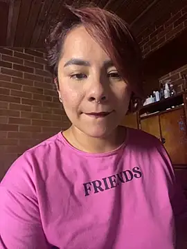 Snapshot of alejandra_prk26 chatting on 10/21/25, 02:22 alejandra prk26 online show from 10/21/25, 02:22