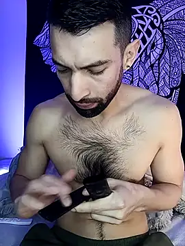Snapshot of Enzo-wolf33 chatting on 09/20/25, 10:04 Enzo-wolf33 online show from 09/20/25, 10:04